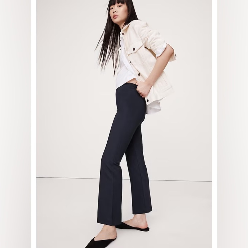 NWT! Banana Republic Navy Crop Flare Everywhere Ponte Pull On Pant - Picture 4 of 5